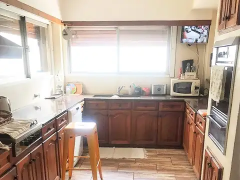 Casa 4 ambientes con 3 baños