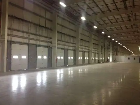 Galpon en Alquiler 107  mts Frente