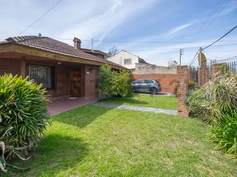 VENTA CHALET 5 AMB SOBRE LOTE DOBLE EN ITUZAINGO NORTE