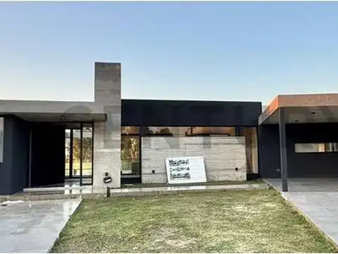 Casa en Venta en San Roque, USD 380.000