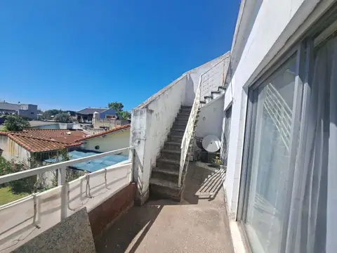 VENTA CASA  3 AMB. PLANTA ALTA C/LOCALES EN PB