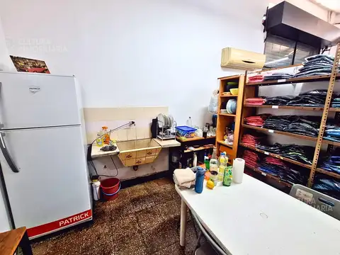 Local en Venta en Isidro Casanova, USD 50.000