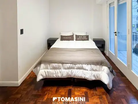 DEPARTAMENTO DE 2 AMBIENTES A LA CALLE CON BALCON CORRIDO