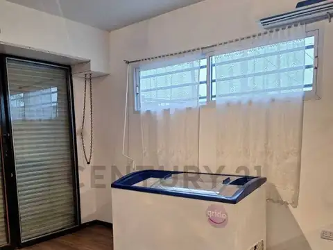 Local en Alquiler en City Bell, $ 300.000