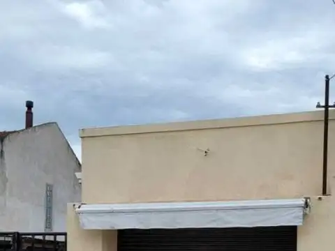 Local en Alquiler en City Bell, $ 300.000