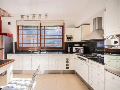 Casa | 4 ambientes | Piscina | Fondo Libre | Barracas - CABA