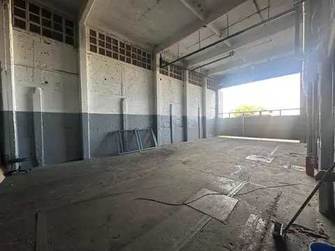 Galpon en Alquiler 10  mts Frente