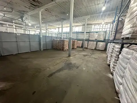 Galpon en Alquiler 30  mts Fondo