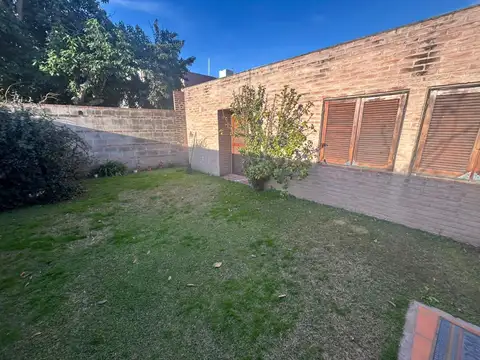 Alquilo Duplex 3 Dor, Cochera. Quiroga Sarmiento 3726