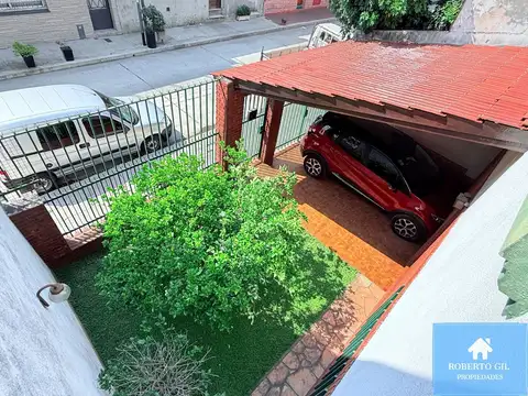 Casa en venta c/ cochera en Agronomía