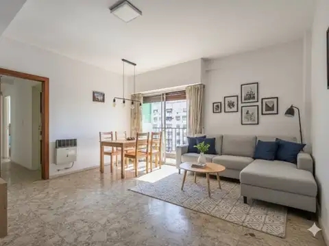 VENTA DE DEPARTAMENTO 4 AMBIENTES PISO ALTO AL CONTRAFRENTE C/COCHERA CUBIERTA EN SAN TELMO C.A...