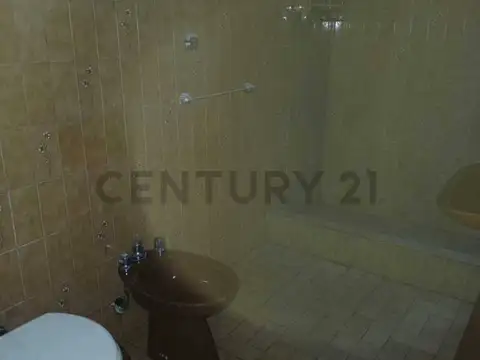 Avenida Rivadavia 10500, Piso 0