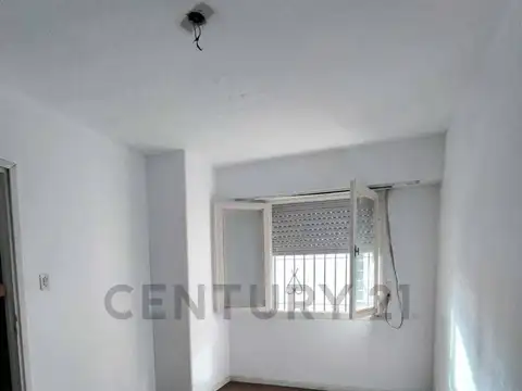 Avenida Rivadavia 10500, Piso 0