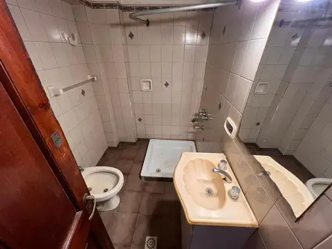 VENTA DE CASA CON PILETA EN B° LOS INMIGRANTES