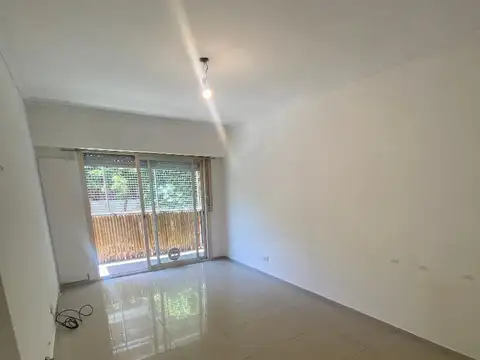 Departamento en Alquiler en Parque Centenario, $ 950.000