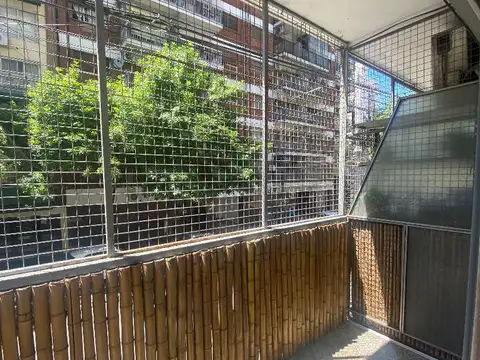 Departamento en Alquiler en Parque Centenario, $ 950.000