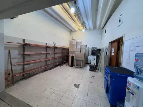 OPORTUNIDAD VENTA GALPON DEPOSITO CON OFICINAS EN CASTELAR