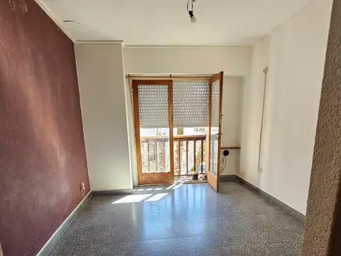 35 E 11 Y 12 , Piso 1