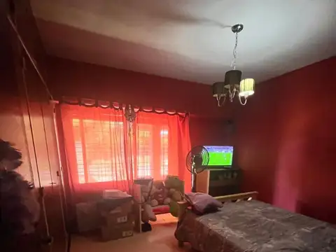 HERMOSA PROPIEDAD CON UN GRAN PARQUE UBICADA A SOLO 8 CUADRAS DE ESTACIÓN PADUA  