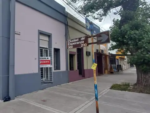 Sarmiento esq. Cdad. de Esperanza al 400