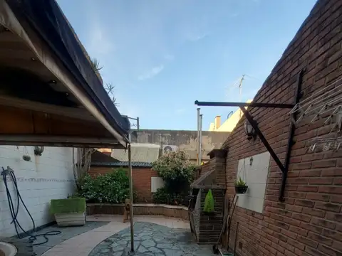 Casa 4 ambientes con 1 baño