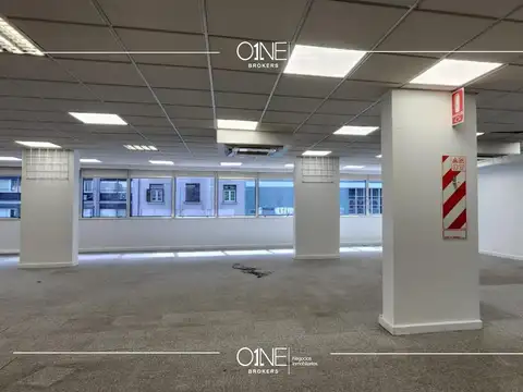 Gran oficina en  avenida corrientes edificio 
