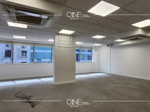 Oficina en Alquiler con 2 cocheras