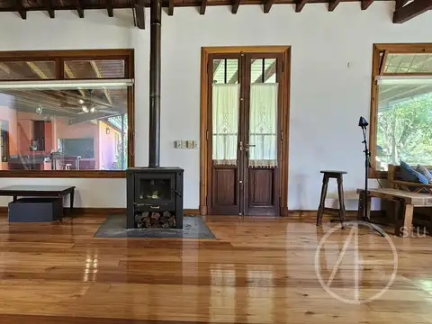 Casa en Venta con 2 cocheras