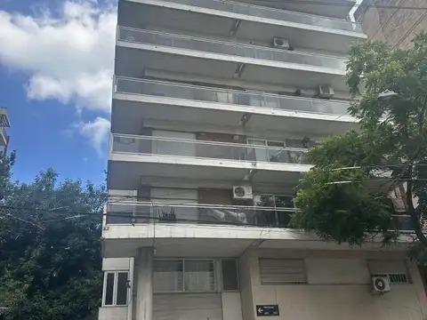 Alquiler departamento 1 dormitorio Mendoza 407 con balcon.