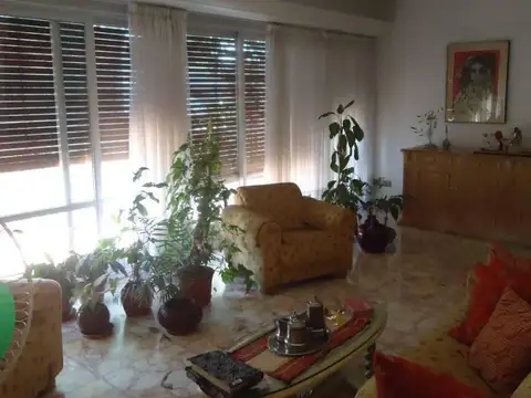 Departamento 4 ambientes con 3 baños