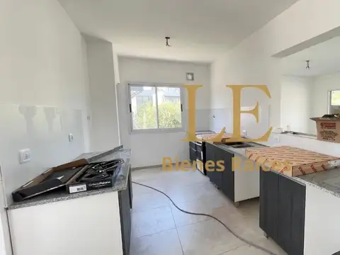 Casa en Venta con 5 cocheras