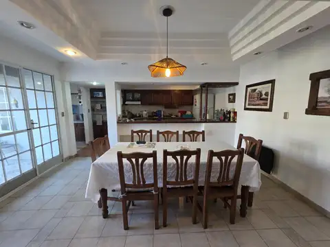 Casa 4 ambientes con 3 baños