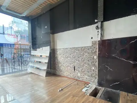 Local en Alquiler- En centro comercial de V Ballester