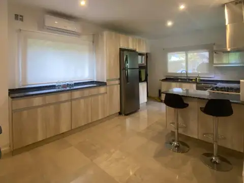 Casa en Venta al Oeste