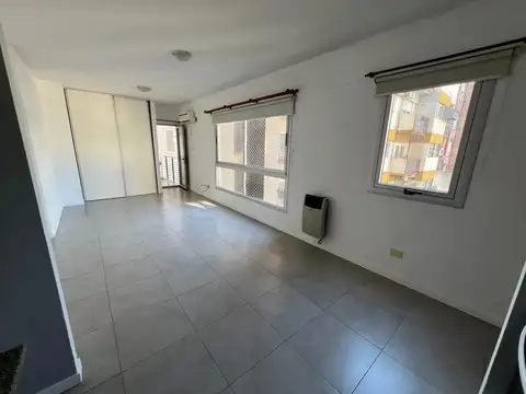 Avenida Teniente General Donato Álvarez e/ Vallese y Neuquen