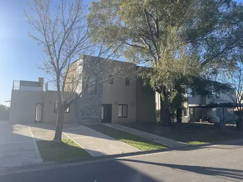 Casa en Venta en Haras Santa Maria, USD 260.000