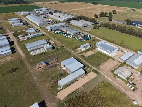 Terrenos en Area Industrial Roldan