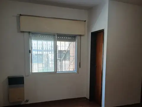 Depto Tipo Casa en Alquiler en Floresta, $ 900.000