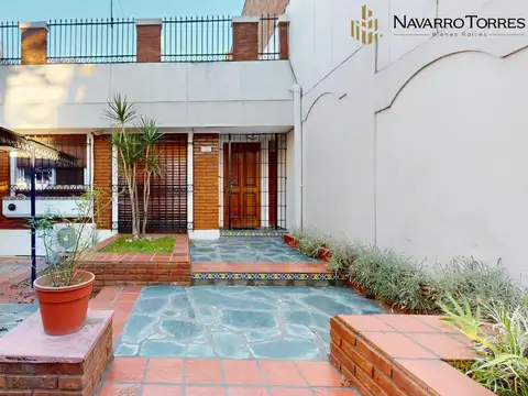 Casa 6 ambientes con 4 baños