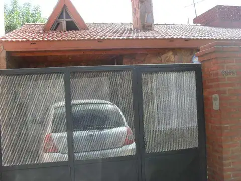 Casa en Venta en Manuel B Gonnet, USD 105.000