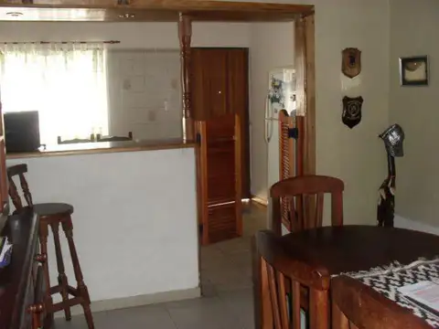 Casa 4 ambientes con 1 baño