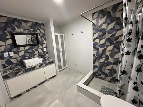 Casa 5 ambientes con 1 baño