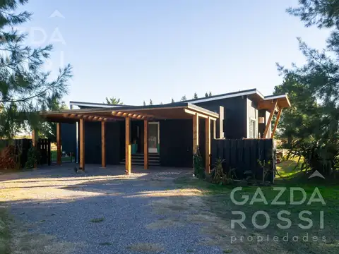 Casa 5 ambientes con 4 baños