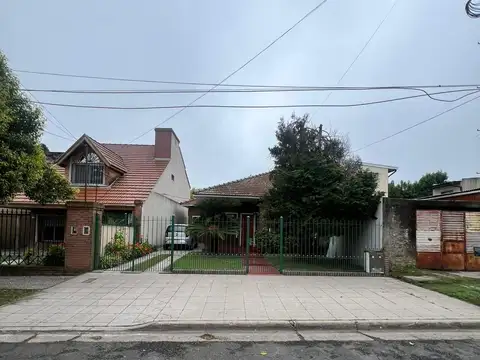 Casa en venta de 3 dormitorios c/ cochera en Berazategui Oeste