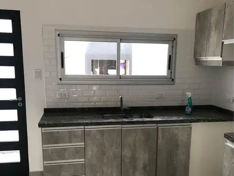 Casa en Venta en Berazategui, USD 120.000