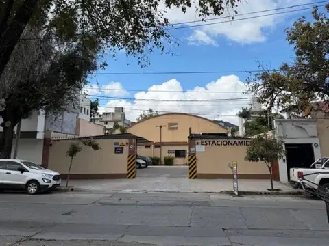 Venta de Playa de Estacionamiento/Galpón en calle Alvear al 200, Salta Capital