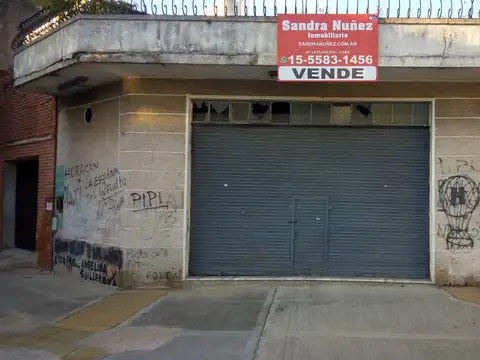 CASA CON LOCAL A REFACCIONAR