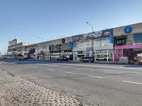 Liniers, a mts estacion, en venta, 13 locales en block, 120mts, 2060m2. alto transito peat y vehic.