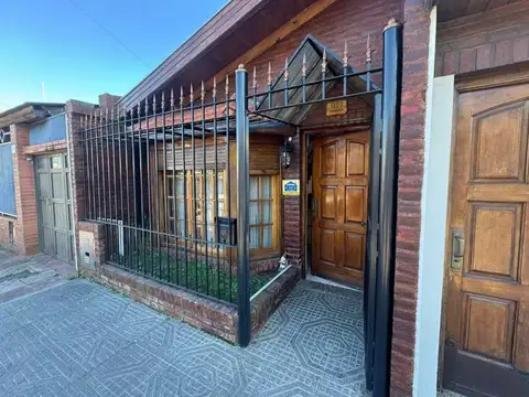 Casa en venta - 3 Dormitorios 2 Baños - Gerlí