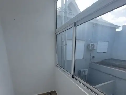 Depto Tipo Casa 2 ambientes con 1 baño